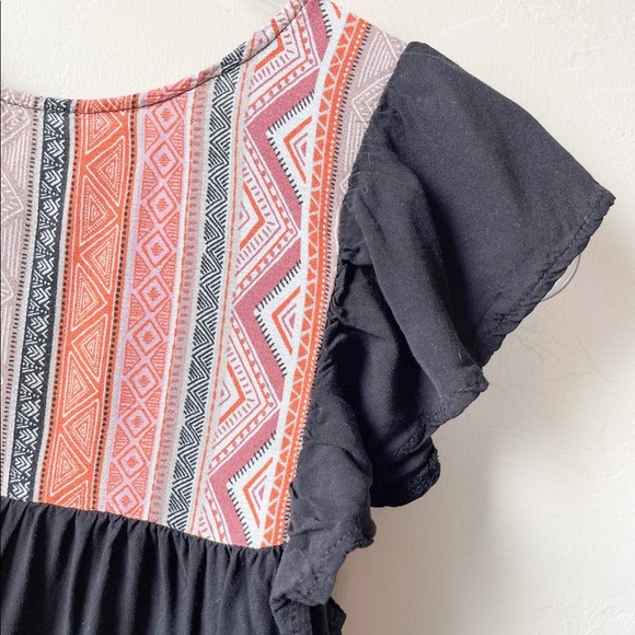 Cinnie Black Geometric Flutter Sleeve Top - Picture 5 of 10